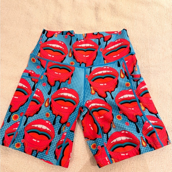 Constantly Varied Gear Pants - Constantly Varied Gear Colorful Lips Shorts
Women’s size small